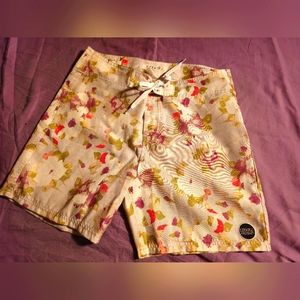 Ezekiel , 34, Pastel Cream